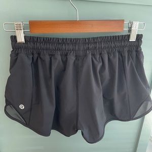 Lululemon Black Hotty Hot Shorts (size 6)